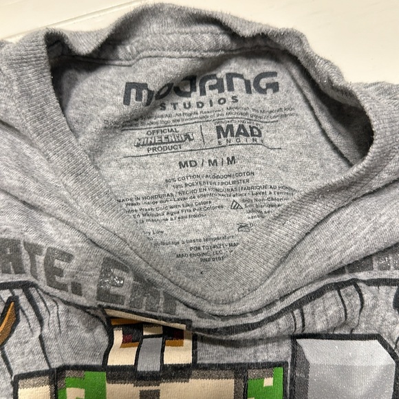 10/$10 Minecraft shirt size medium - Picture 3 of 3